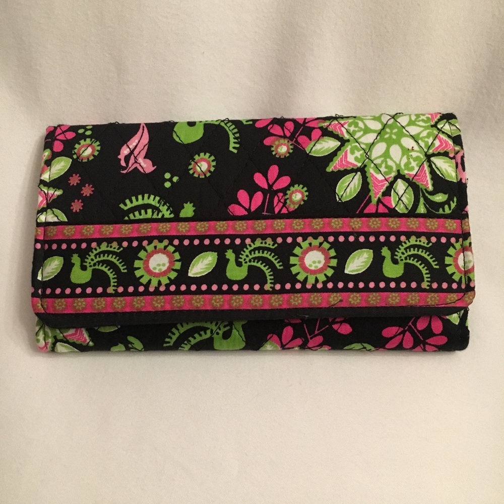 BLOW OUT!!! NWT Quilted Lrg Ladies Wallet  Trifold
